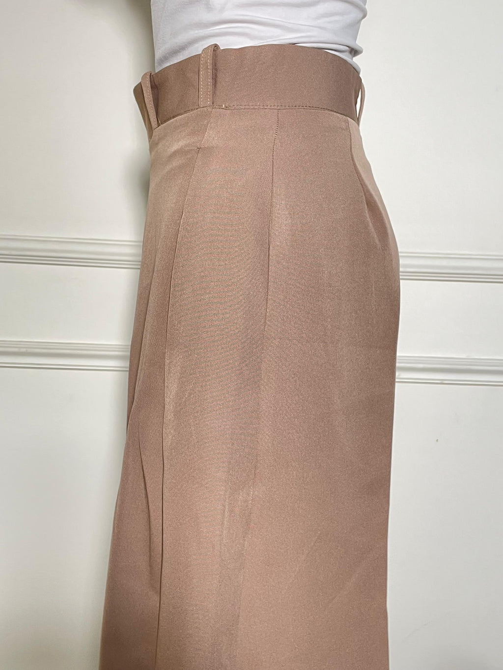 Flowy tailored wide-leg pants