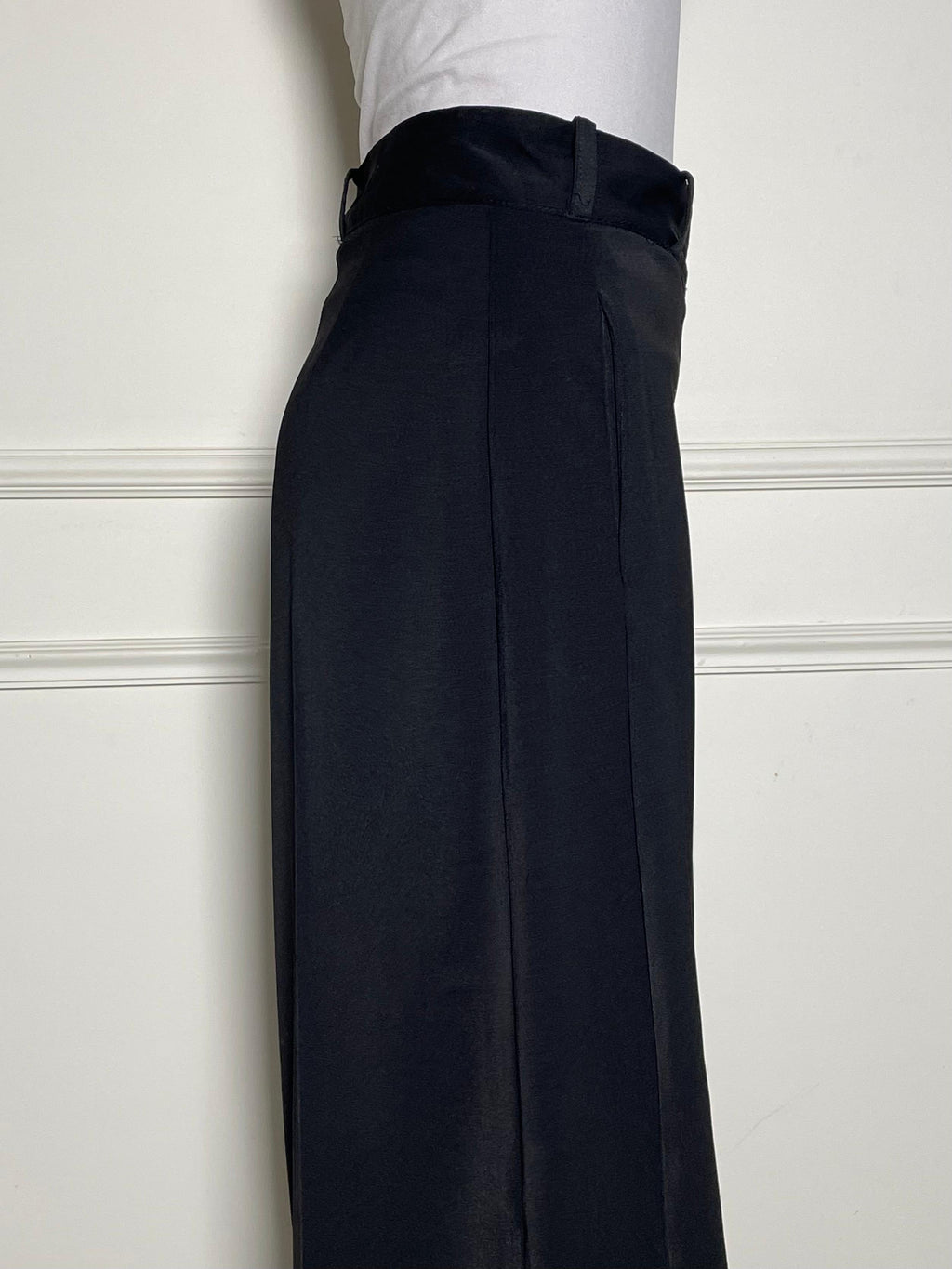 Flowy tailored wide-leg pants